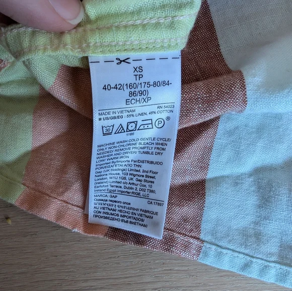 Gap Camp Shirt. Size Xsmall. - Picture 4 of 5